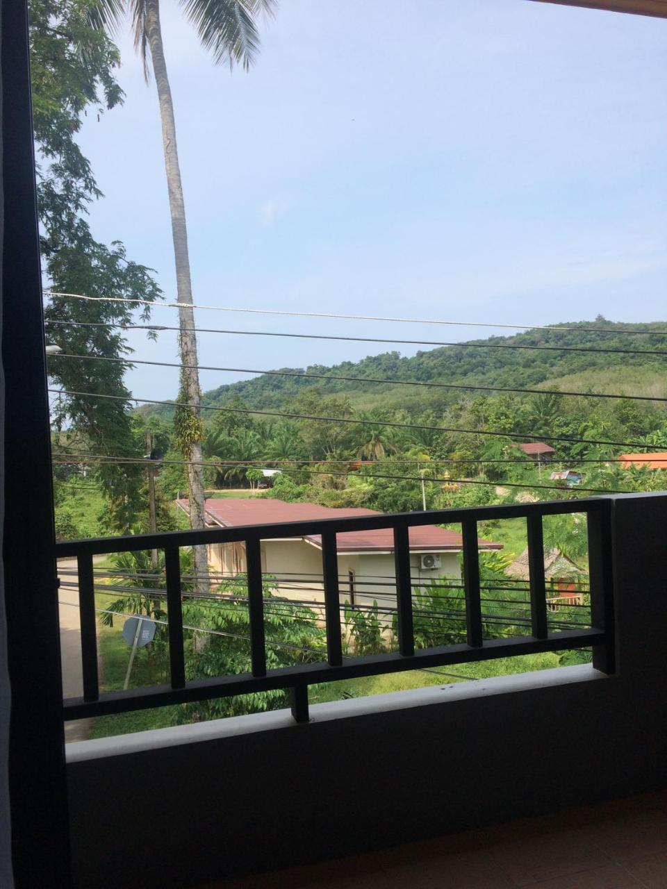 Am House Apartment Klong Muang Beach Exterior photo